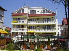 Hotel Roxy&Maryo